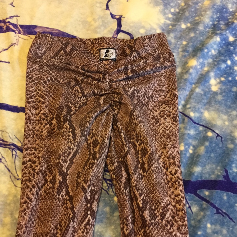 Celestial Bodiez medium snack print legging